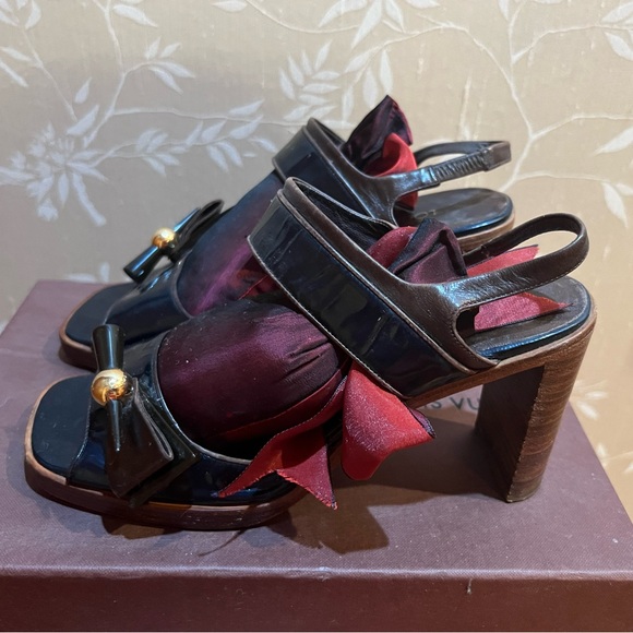 Louis Vuitton Blue Patent Elegant Sling Back Wood Heel Shoes - Picture 2 of 6